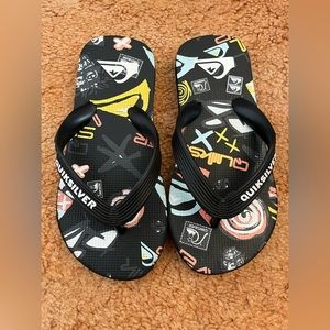 Quiksilver Graphic Boys Flip Flops Size 11/12